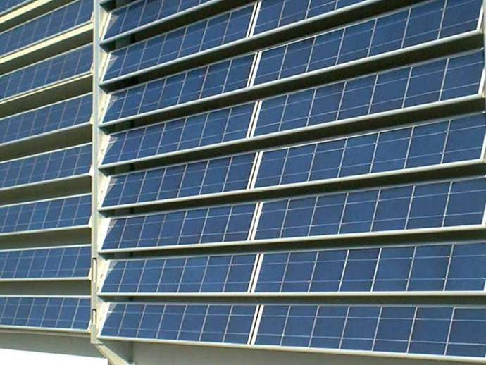 Pannelli fotovoltaici per pareti: anche il colore incide sulla