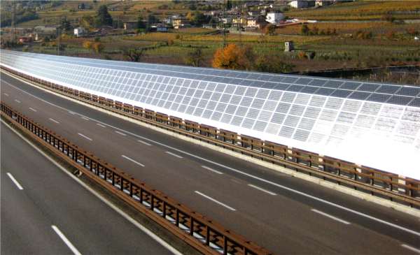 barriera acustica fotovoltaica in autostrada