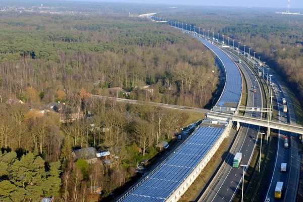 tratta fotovoltaica treno parigi amsterdam